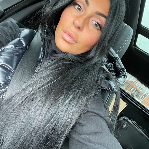 Meet your Posher, Alexia - Picture 7 of 8